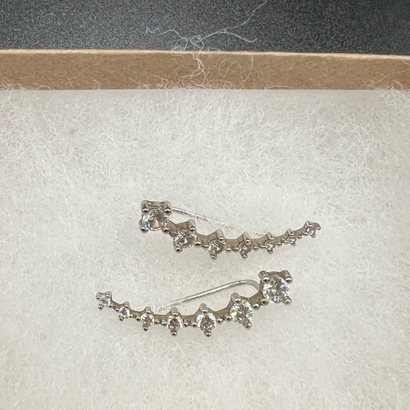 Sterling Silver 7-Star Crystal Ear Cuff Climber Cartilage Earrings - Picture 13 of 14